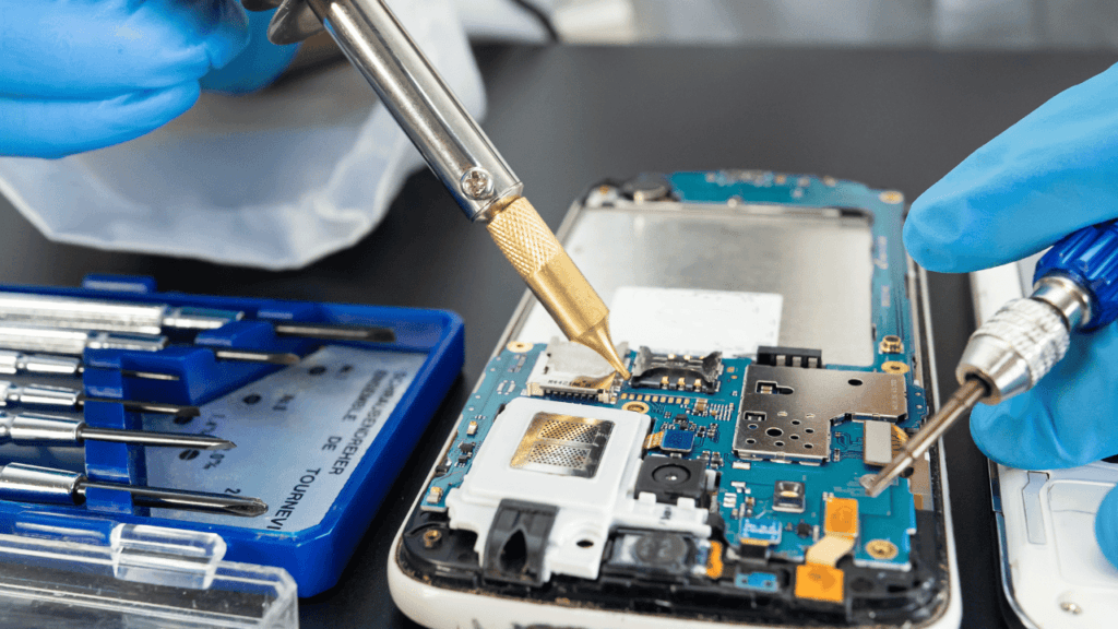 Smartphone Fixing Services: Getting Your Device Back on Track