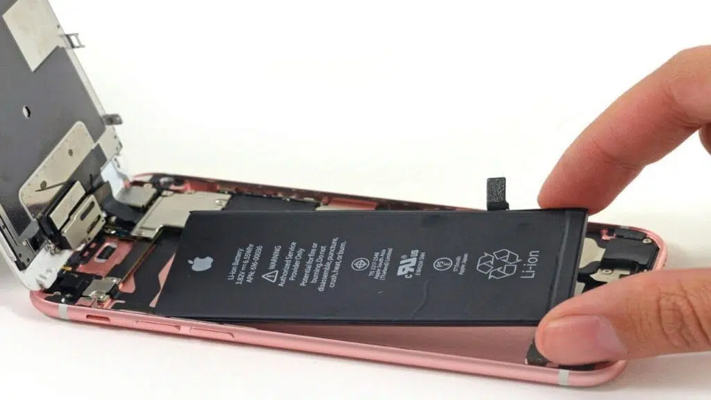 Why iPhone 6s New Battery Not Charging?